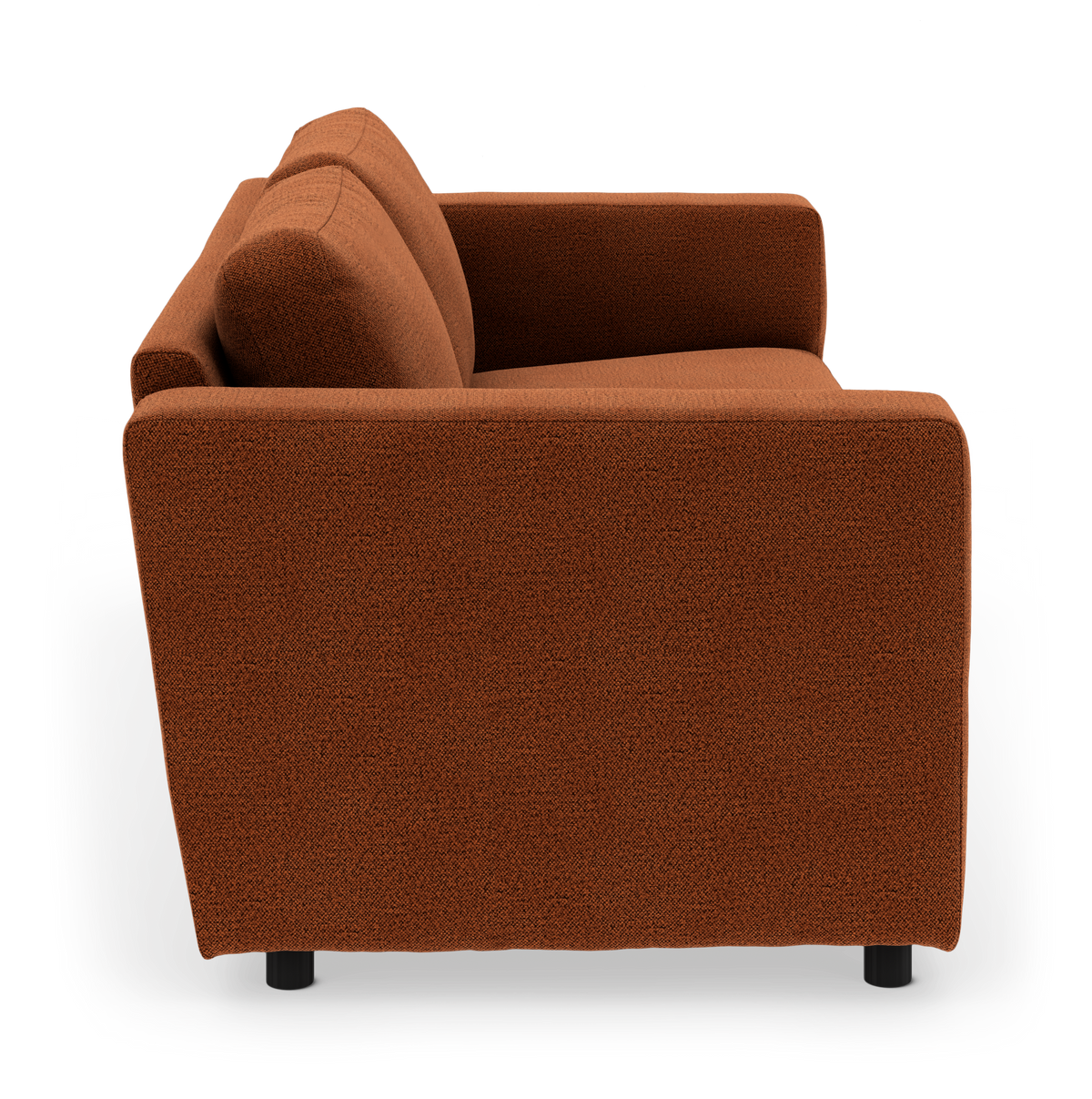Rustbrun stofsofa set fra siden med to ryghynder og lave sorte ben.