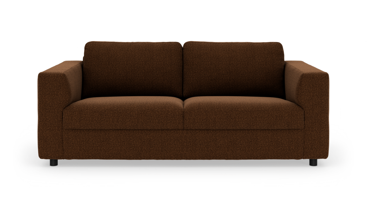 Brun 2-personers stofsofa set forfra på hvid baggrund.