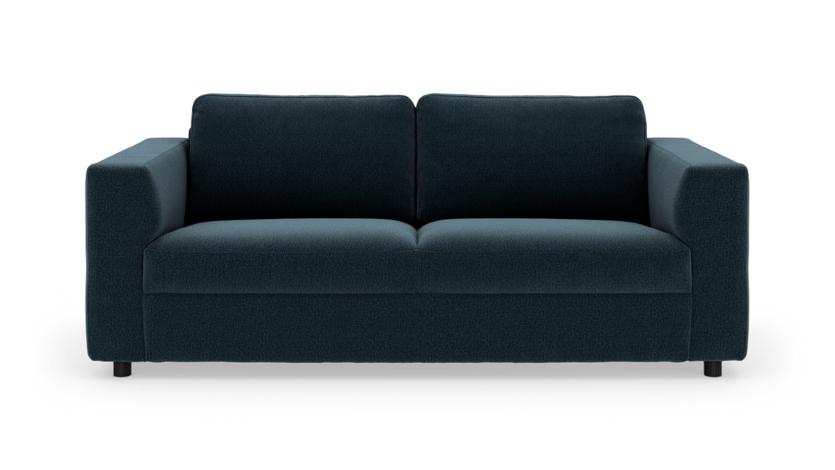 Mørkeblå tosæders sofa med lige armlæn, frilagt på hvid baggrund.