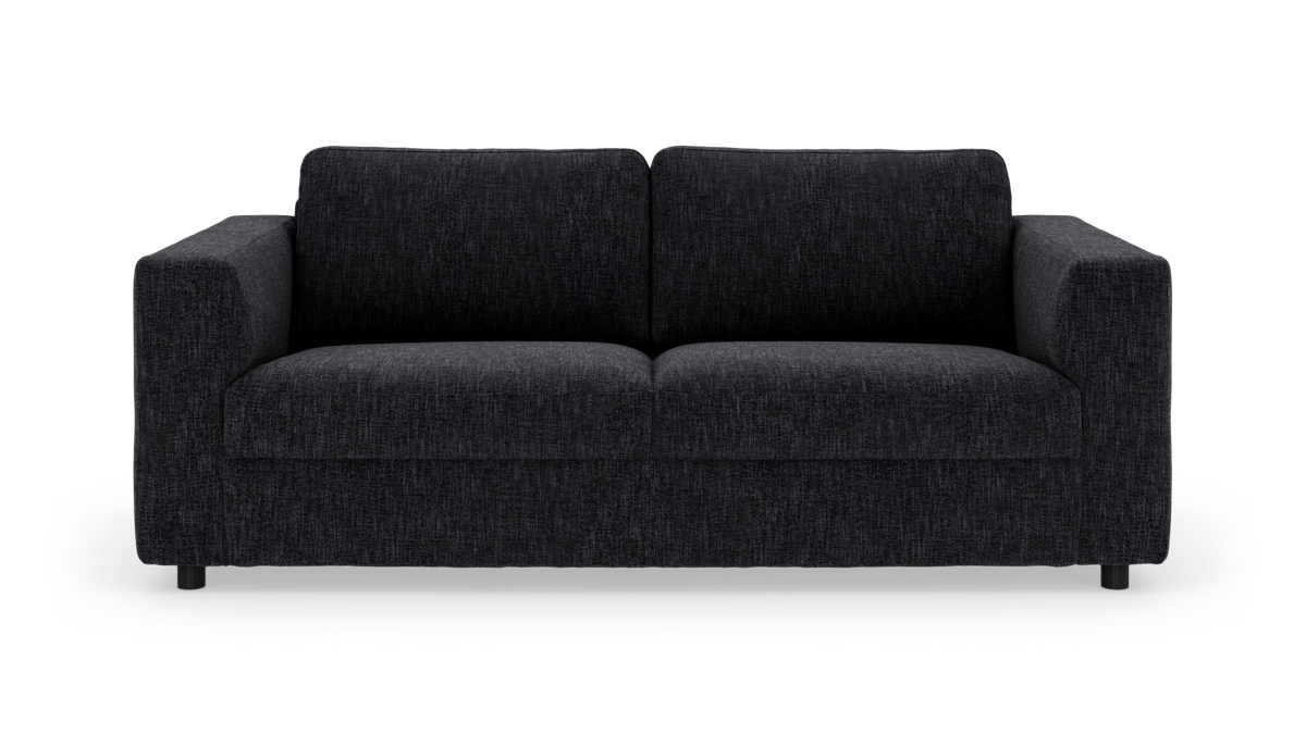 Mørkegrå 2-personers sofa med lige armlæn og to ryghynder, frontvisning på hvid baggrund.