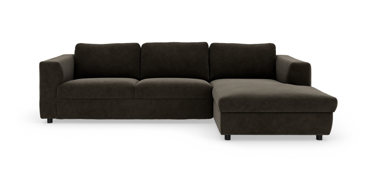 Mørkebrun stofsofa med højre chaiselong i moderne design.