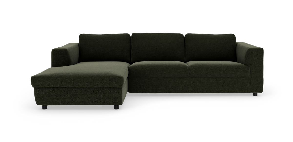 Mørkegrøn modulsofa med venstrevendt chaiselong, frontvisning på hvid baggrund.