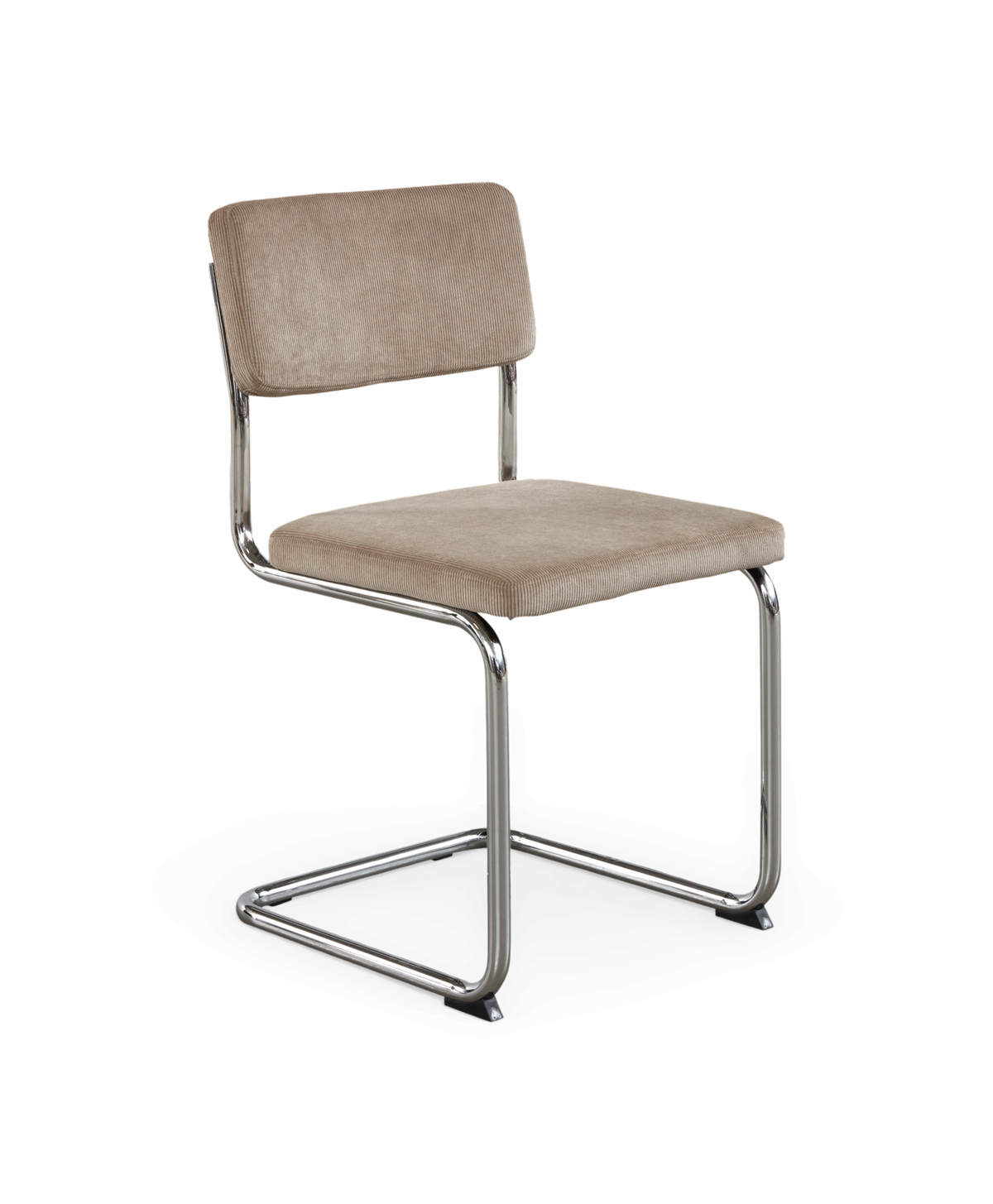 Beige polstret cantileverstol med stel af kromrør, frilagt på hvid baggrund.