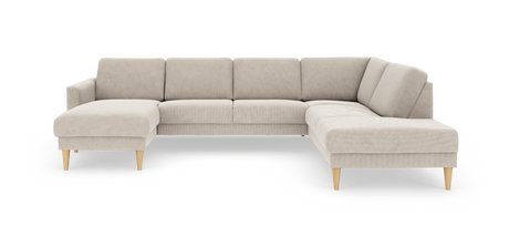Beige U‑sofa med chaiselonger i begge ender og koniske træben.