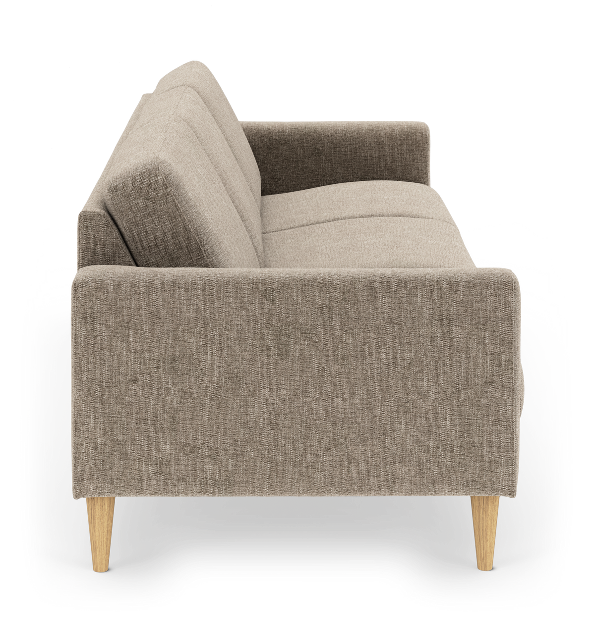 Beige stofsofa set fra siden med smalle armlæn og koniske træben.