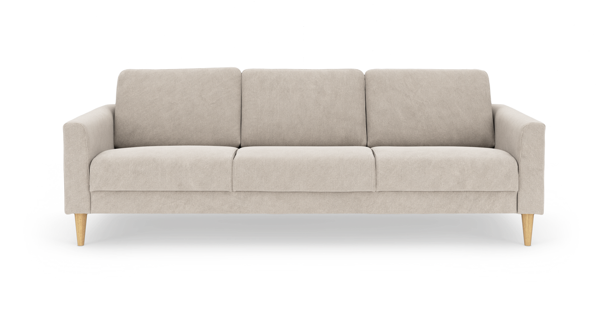 Beige tresæders sofa med træben, frontvisning, produktfoto på hvid baggrund.