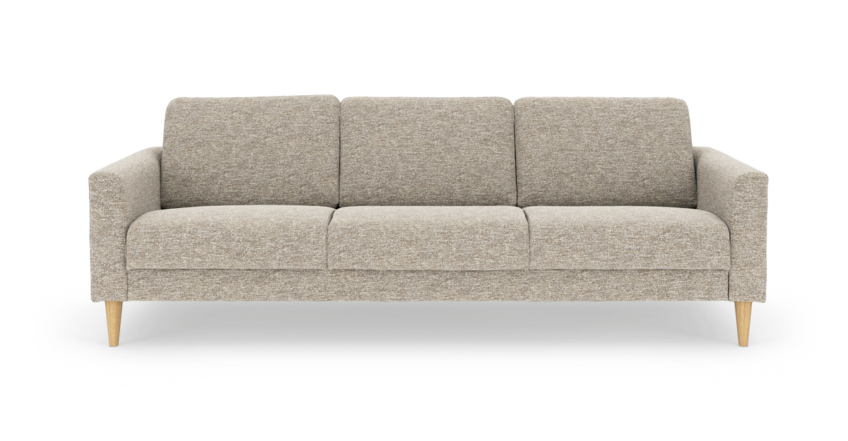Beige 3-personers sofa med træben i moderne, enkel stil, frontvisning på hvid baggrund.