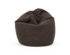 Brun beanbag-stol i ribbet fløjl på hvid baggrund.
