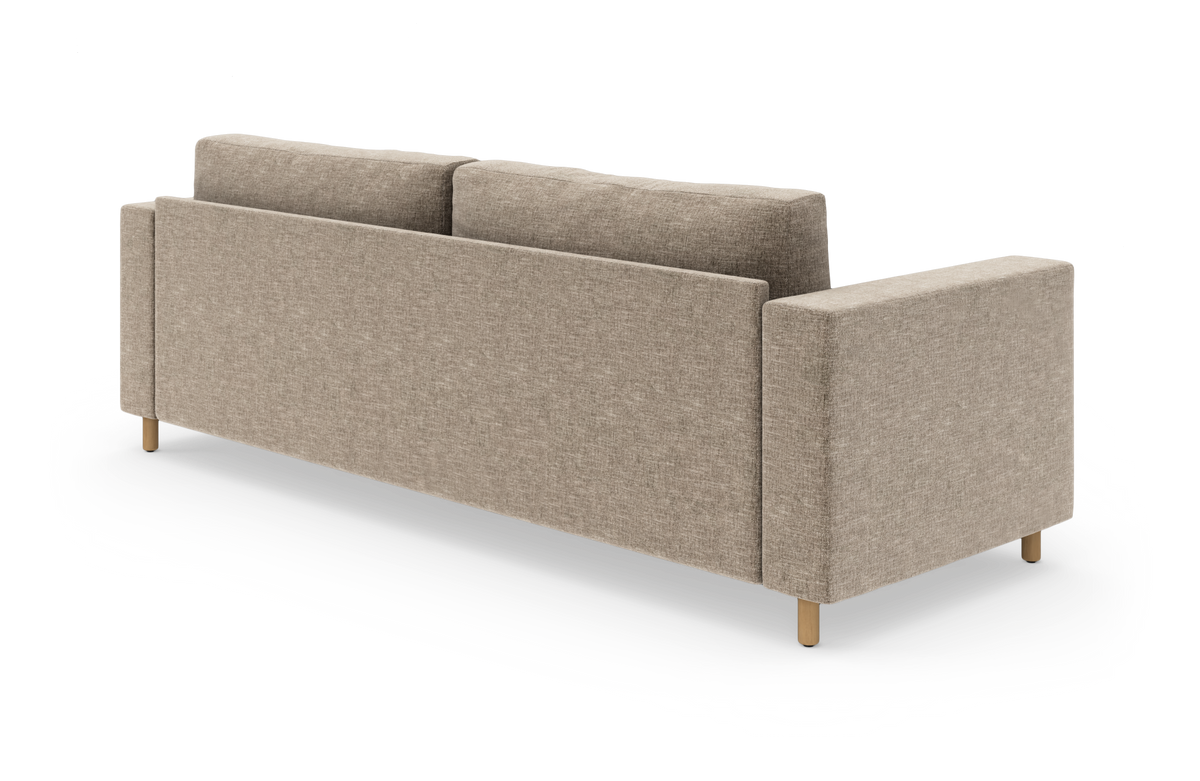 Beigefarvet 3-personers sofa set skråt bagfra med slanke træben og rene linjer på hvid studio-baggrund.