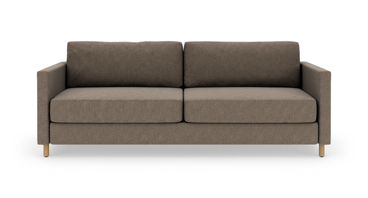 Brun to-personers sofa med lige armlæn og lyse træben, frontvisning på hvid baggrund.