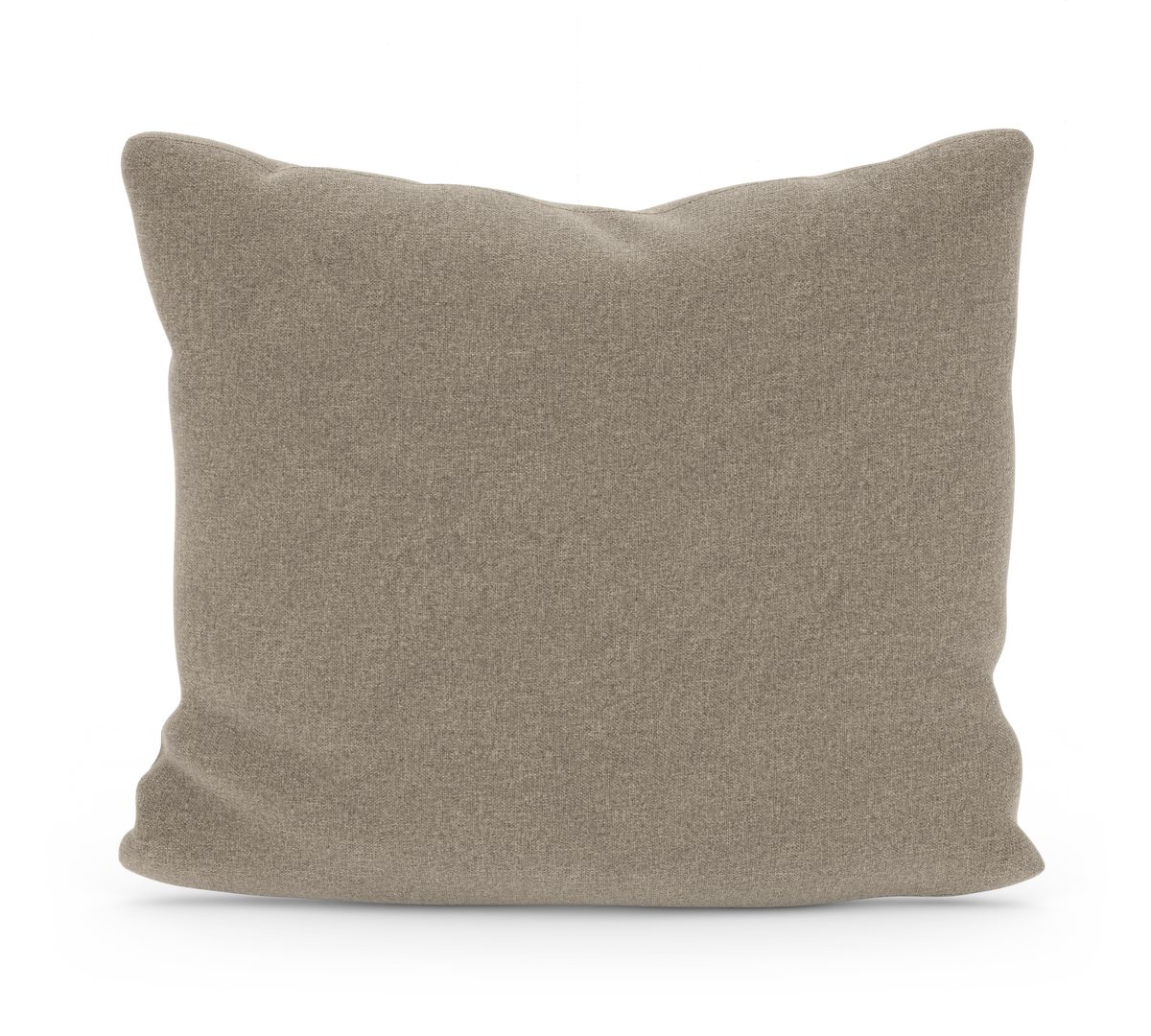 Beige pyntepude i stof på hvid baggrund.