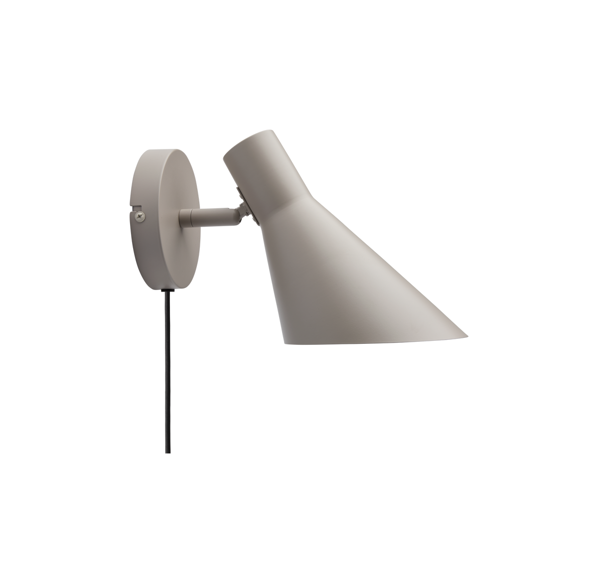 Væglampe i mat beige med konisk skærm og synlig ledning.