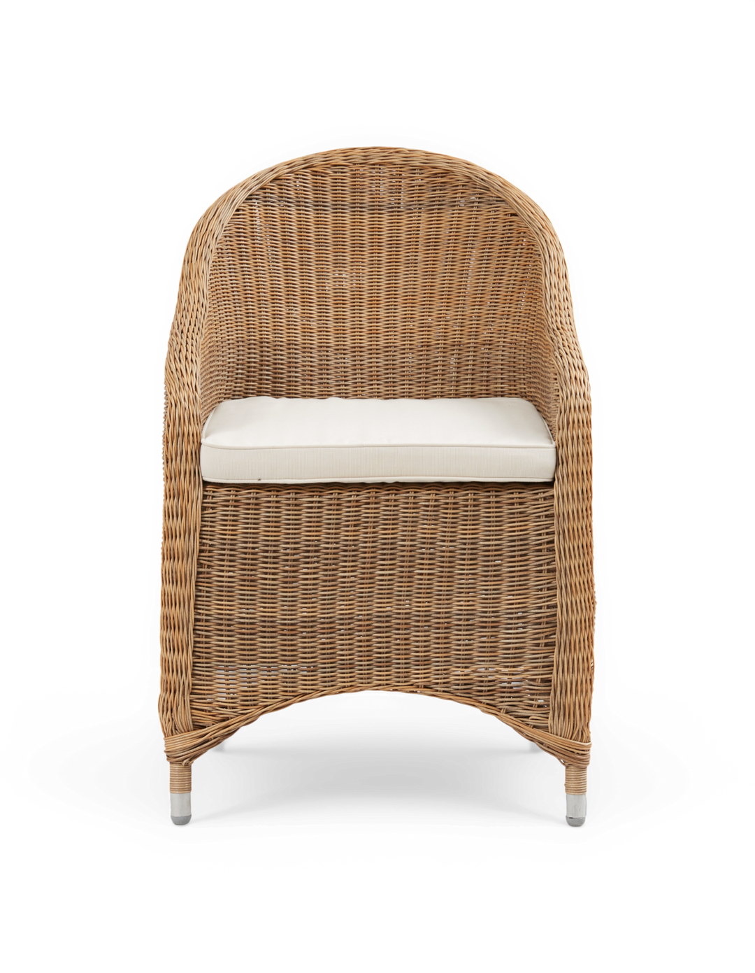 Kurvestol i rattan med hvid sædepude, frontvisning frilagt på transparent baggrund.