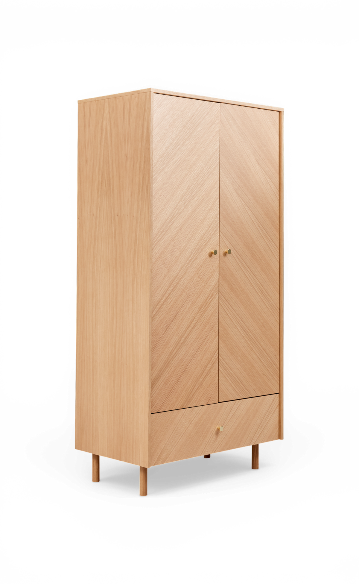 Fritstående garderobe i lys egetræsfiner med to døre og nederste skuffe, med små messingknopper.