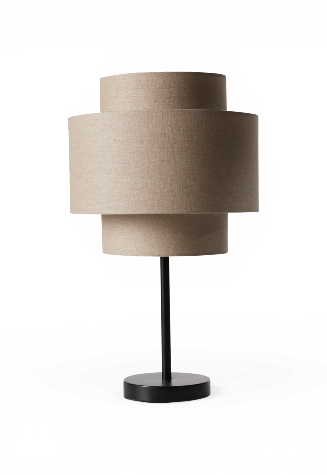 Bordlampe med beige, lagdelt lampeskærm og sort fod.