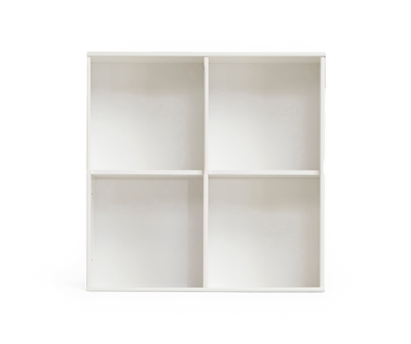 Hvid reol med fire kubefag i 2x2, frontvisning.