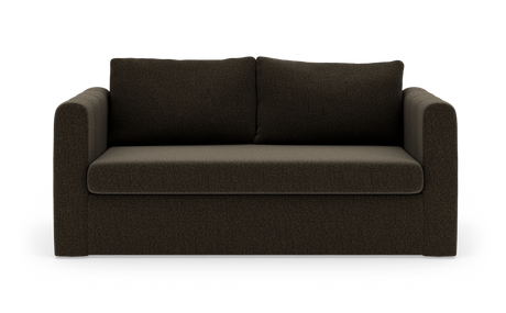 Mørkebrun 2-personers sofa set forfra på hvid baggrund.
