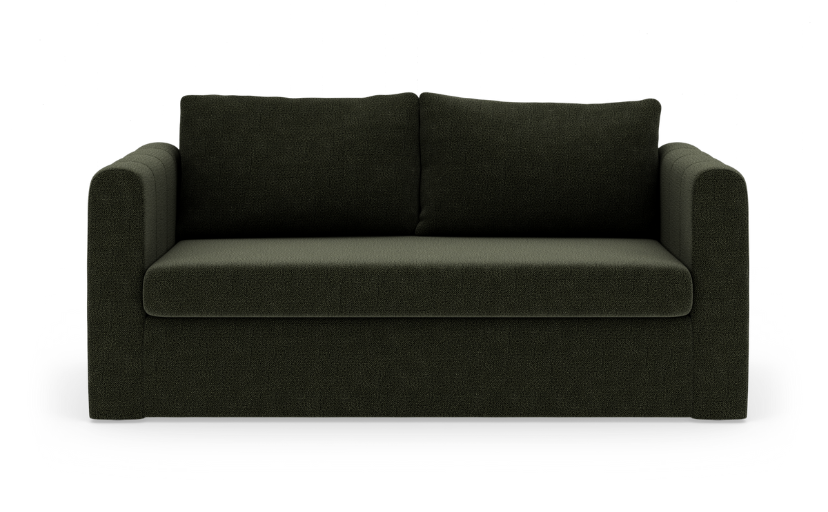 Mørkegrøn 2-personers sofa i frontvisning, frilagt på hvid baggrund.