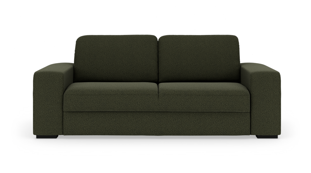 Mørkegrøn 3-personers sofa med brede armlæn, frilagt på hvid baggrund.