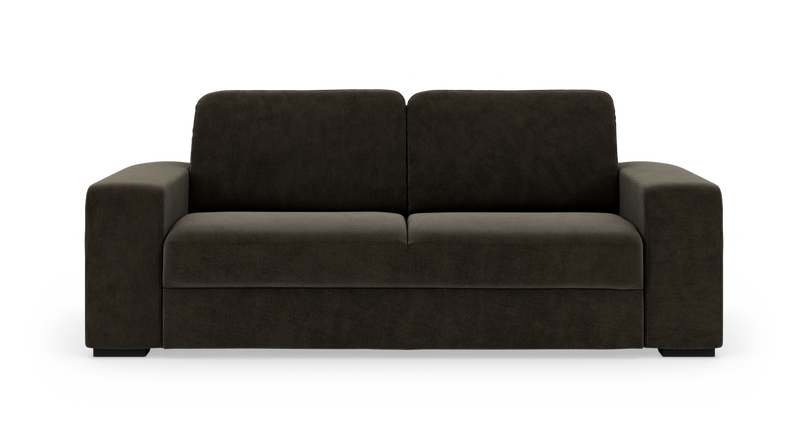 Mørkebrun 3-personers sofa i cordfløjl med brede armlæn, frilagt på hvid baggrund._ps