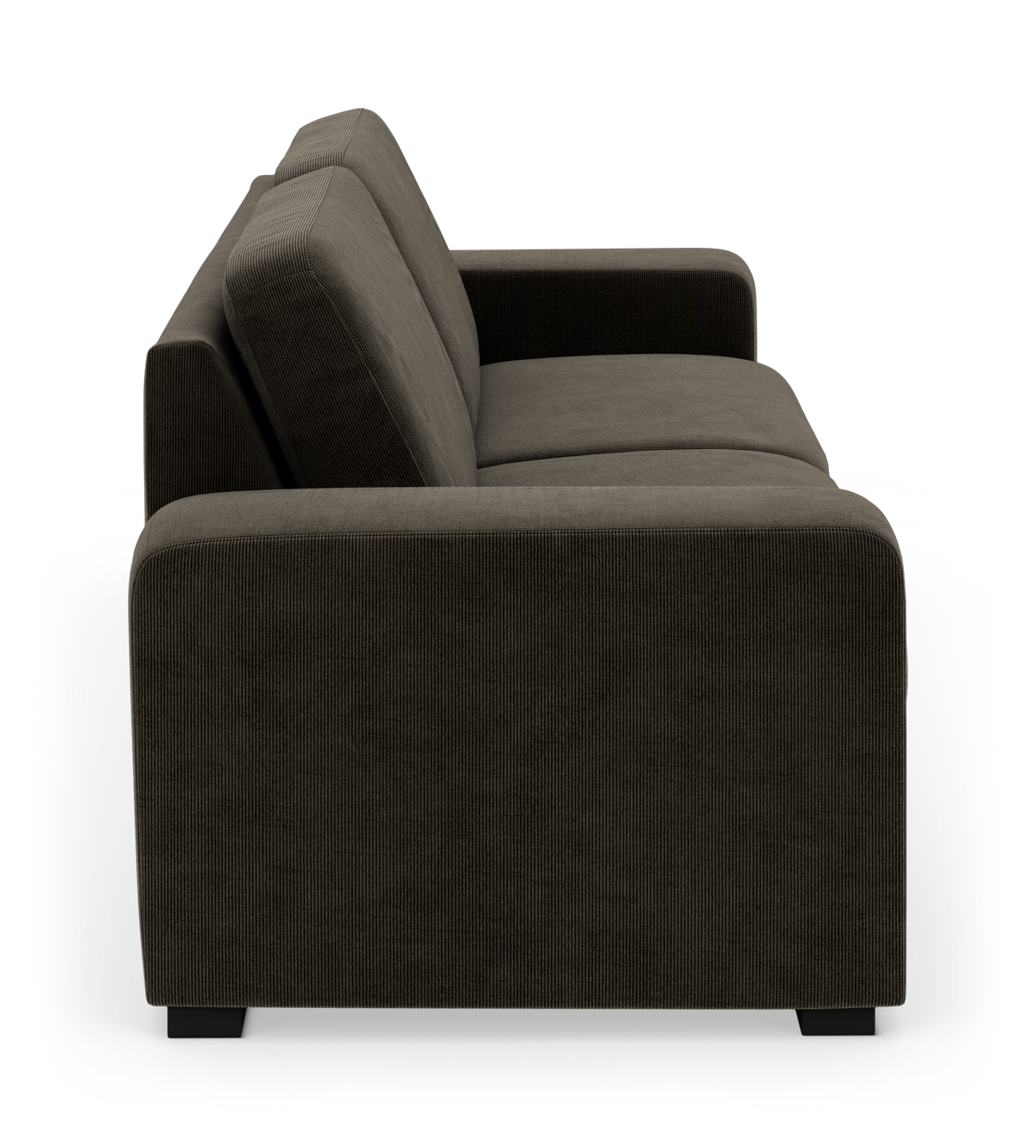 Mørkegrå stofsofa set fra siden med brede, afrundede armlæn og kraftige sæde- og ryghynder på hvid baggrund.