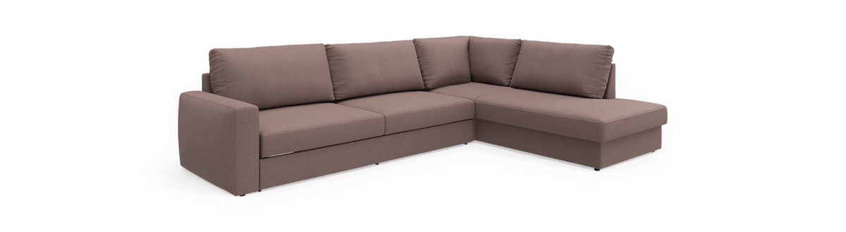 Brun L-formet hjørnesofa med chaiselong til højre i enkel, moderne stil på sort baggrund.