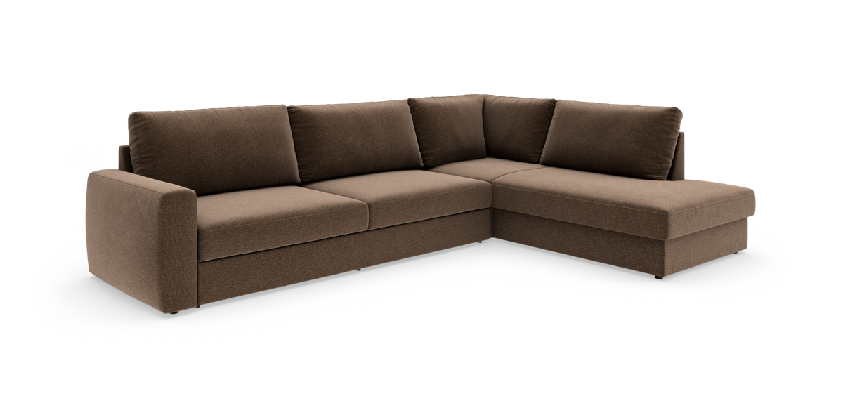 Brun L‑sofa med chaiselong, moderne stofhjørnesofa på hvid baggrund.