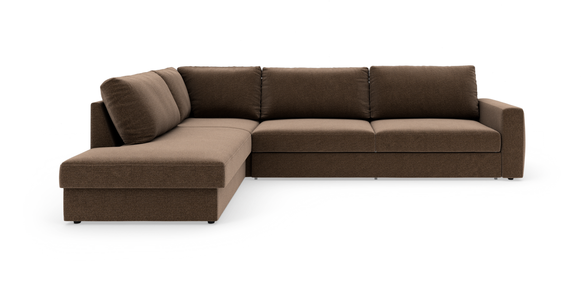 Brun L‑sofa med venstrevendt chaiselong, moderne lige linjer og stofbetræk, isoleret på hvid baggrund.