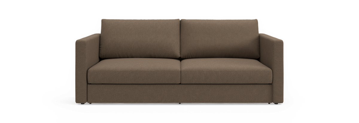 Brun tosædet sofa med lige armlæn, frontvisning på neutral baggrund.