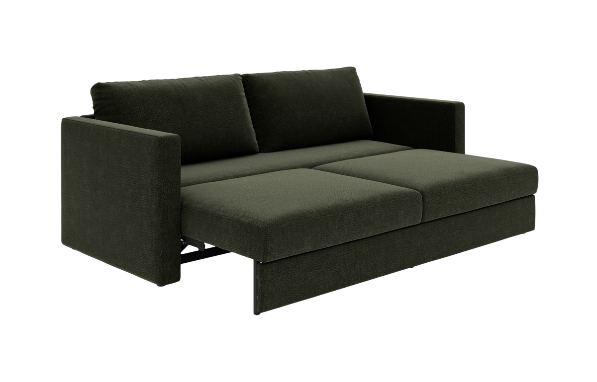 Mørkegrøn moderne sovesofa med lige armlæn og udtrukket sengedel i tre sektioner, vist skråt forfra.