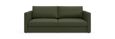 Grøn 2-personers sofa med lige armlæn, fritlagt på sort baggrund.
