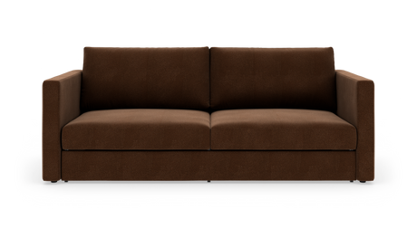 Brun, moderne 3-personers sofa på hvid baggrund, fotograferet forfra.