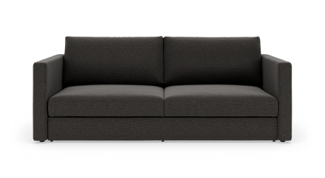 Mørkegrå, moderne sofa med lige armlæn set forfra på hvid baggrund.