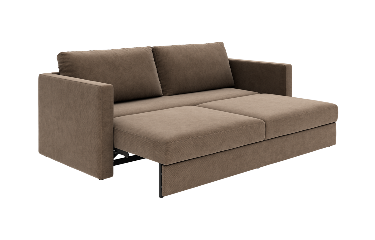 Brun sovesofa i stof med udtræks-/udfoldet liggeflade, moderne og enkel design, frilagt produktbillede.