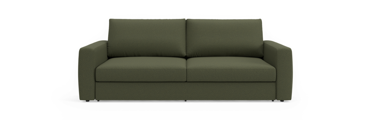 Grøn 2-personers sofa med lige armlæn, fotograferet forfra mod sort baggrund.