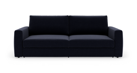 Mørkeblå tresæders sofa med lige armlæn, set forfra på hvid baggrund.