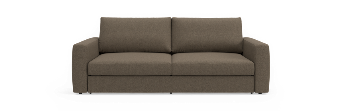 Brun todelt stofsofa med lige armlæn, frontvisning mod neutral baggrund.