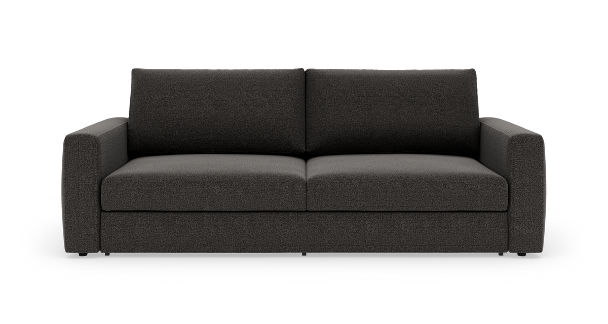 Mørkegrå tosæders sofa i stof med rette armlæn, frontal produktbillede på hvid baggrund.