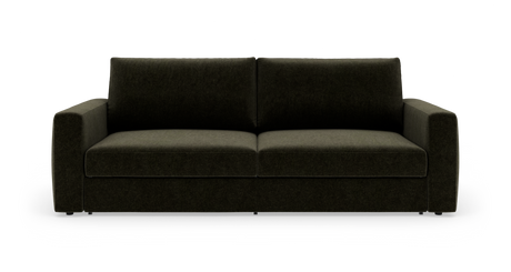 Mørkegrøn stofsofa med to sædehynder og lige armlæn, set forfra mod hvid baggrund.