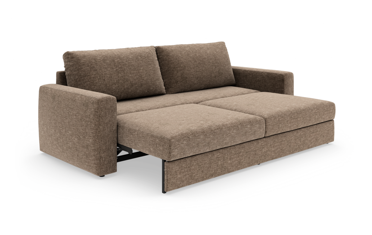 Brun sovesofa i stof med udfoldet liggeflade, to rygpuder og lige armlæn.