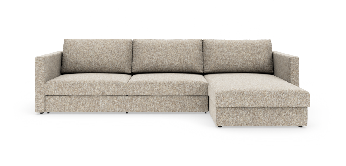 Beige hjørnesofa med chaiselong til højre i moderne, enkel stil.