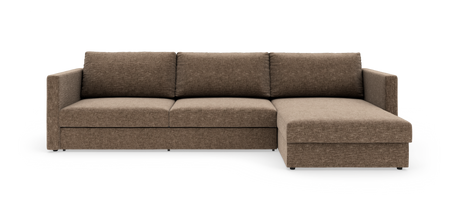 Brun hjørnesofa med chaiselong til højre på hvid baggrund.