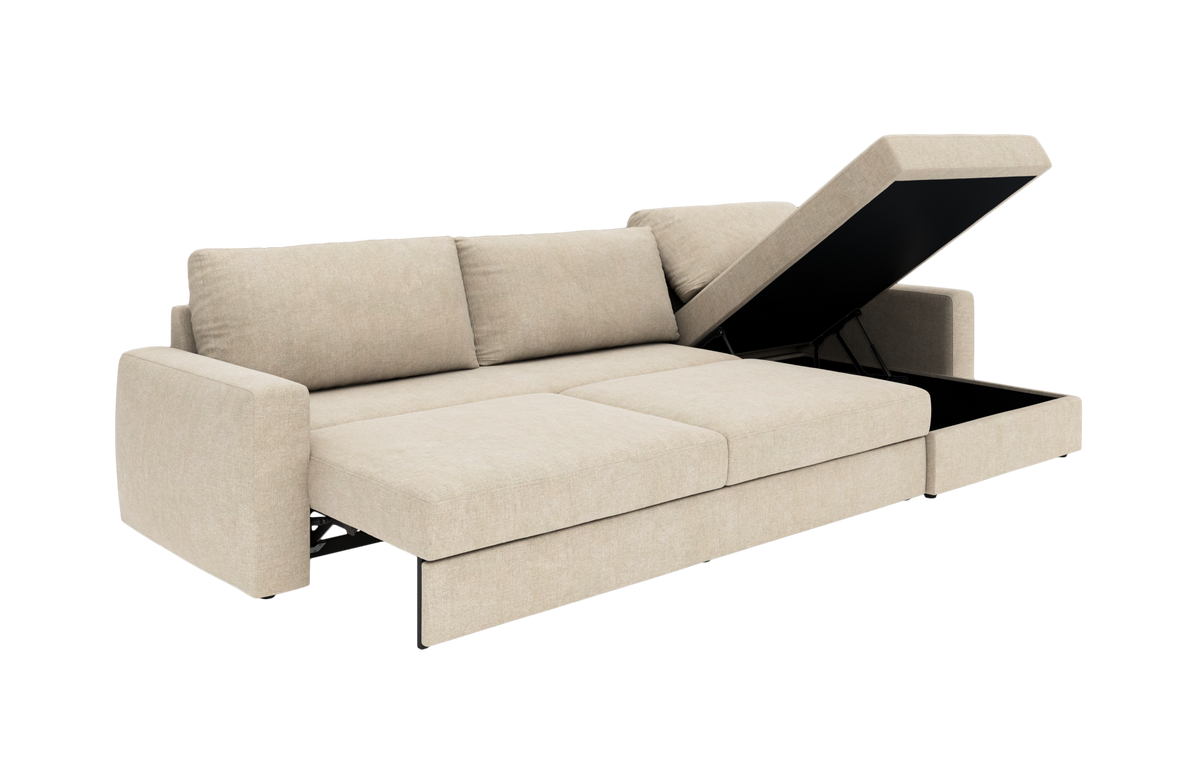 Beige sovesofa med åben chaiselong og opbevaringsrum, fotograferet skråt forfra i studie.