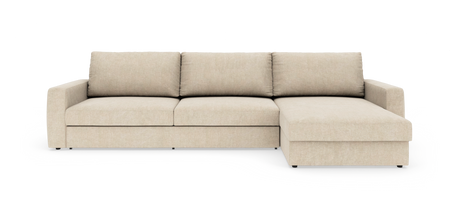 Beige hjørnesofa med chaiselong i højre side, set forfra på hvid baggrund.