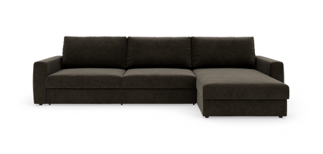 Mørkebrun hjørnesofa med chaiselong til højre, isoleret på hvid baggrund.