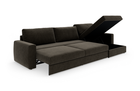 Mørkebrun sovesofa i tekstil med løftbar chaiselong med opbevaring, vist i studie på hvid baggrund.