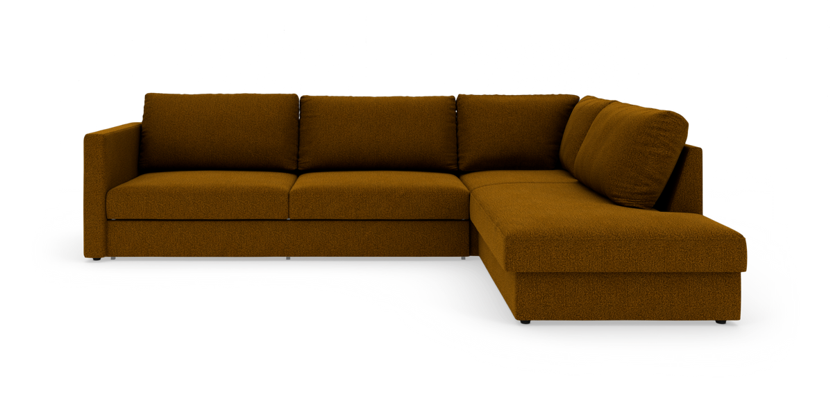 Brun hjørnesofa med chaiselong til højre på hvid baggrund.