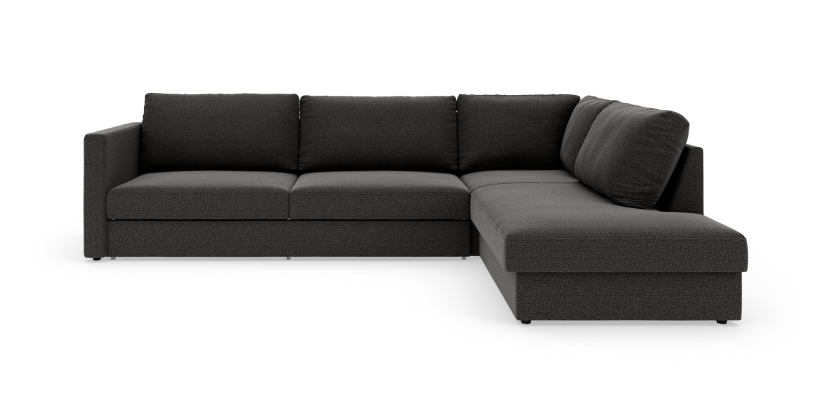 Mørkegrå L‑sofa med chaiselong til højre, tre sæder og rene, moderne linjer på hvid baggrund.
