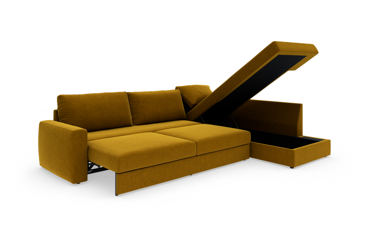 Sennepsgul hjørnesofa med chaiselong og åbent opbevaringsrum, frilagt på hvid baggrund.