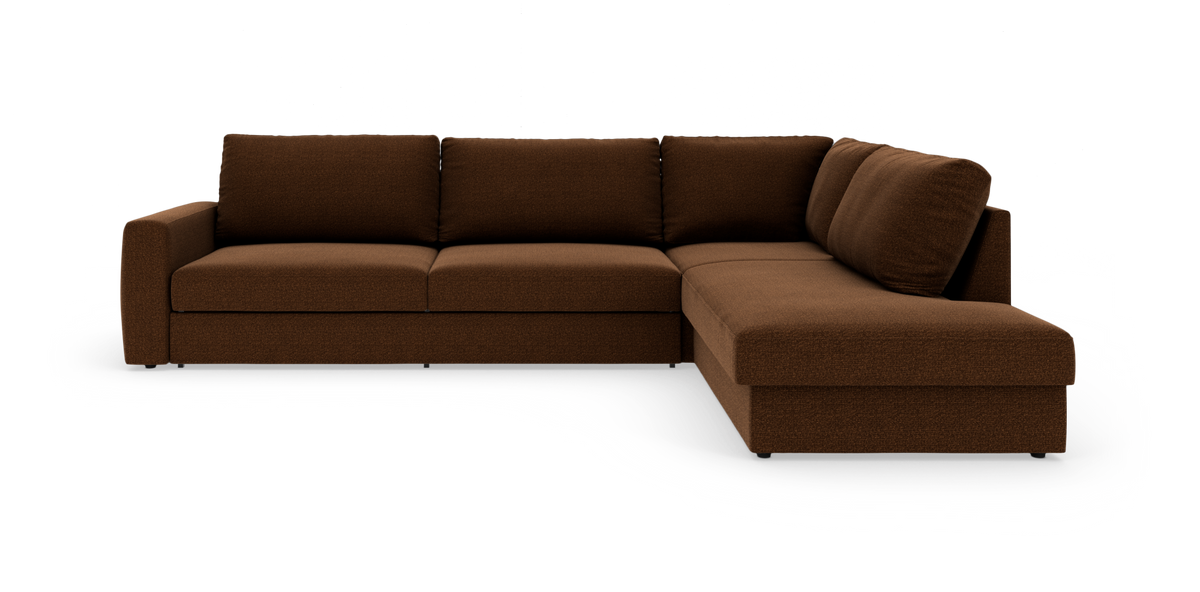 Brun L‑formet hjørnesofa med chaiselong til højre, tre sæder og fyldige ryghynder på hvid baggrund.